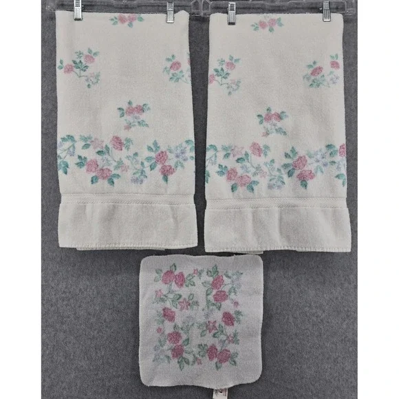 Vintage 1980s Caress Floral Bath Towel Set White Pink Roses 3 Piece 42x25