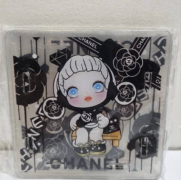 Fashion pen holder