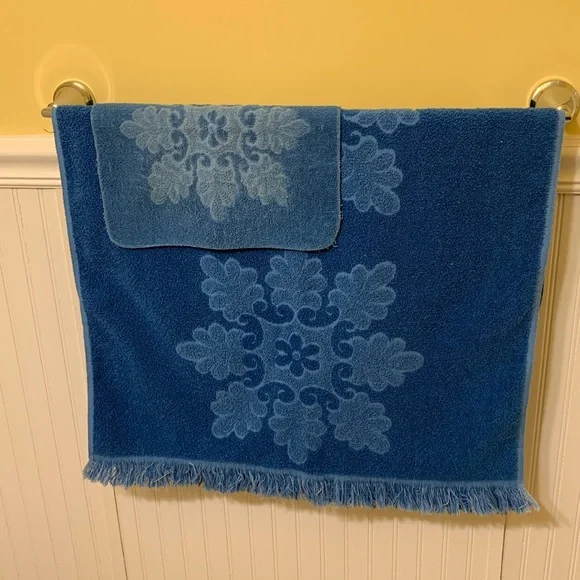 Vintage Cannon Royal Family Blue Floral Snowflake Cotton Bath Towel & Washcloth