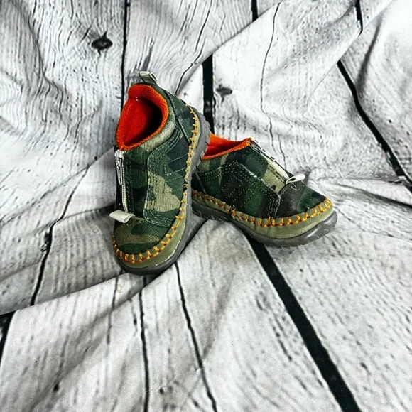 GAP Green Camo Slip-On Zip Baby Sneaker Boot Shoes w/ Orange Lining‎ Infant Sz 3