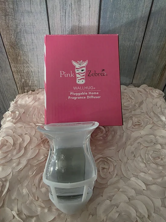 Pink Zebra Wallhug Pluggable Home Fragrance Diffuser - New In Box