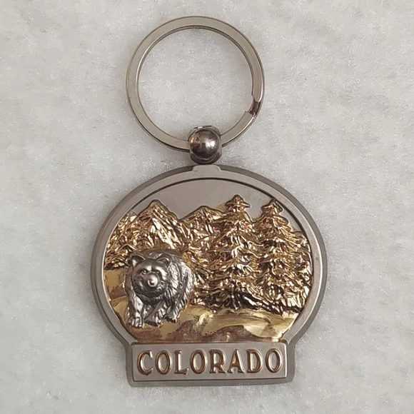 Colorado Keychain Silver Gray Gold Tones Bear Mountains Trees Key Chain Ring