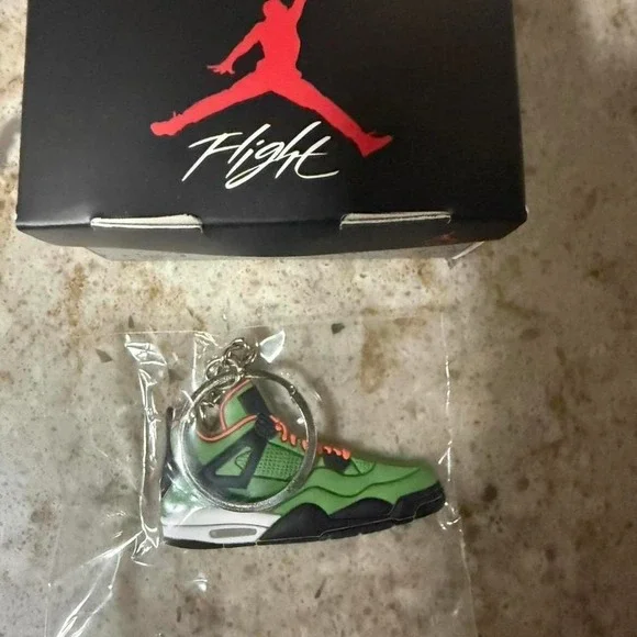 Jordan 4 green multi coloured keychain #sneakers #keychain box included