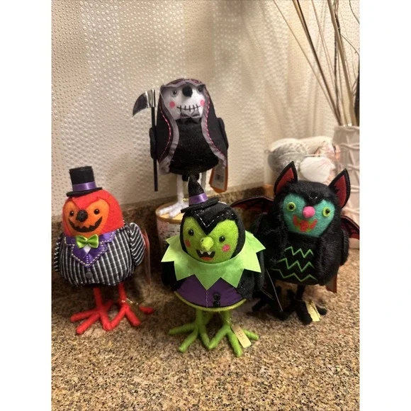 Set Of 4 Target Hyde & EEK Halloween‎ Birds Feathery Friends Smoke Free NWT