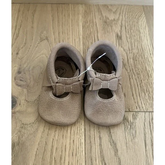 Freshly Picked Girls Baby Shoes Moccasins Tan Leather Soft Sole Fringe Size 7
