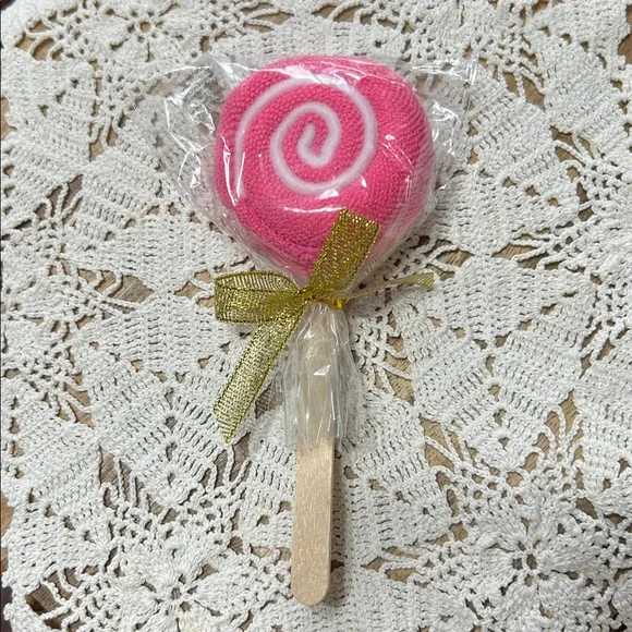 Sassy + Chic Pink Lollipop Towel NWT Sealed