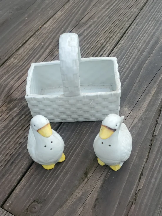 White Ceramic Duck Salt and Pepper Set with Matching Basket