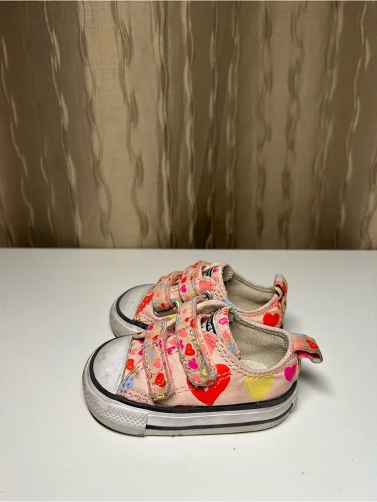 Converse All Star Canvas Baby 2 Sneakers Pink Hearts Velcro Classic CTAS