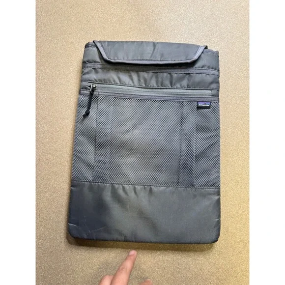 Patagonia Gray Padded‎ Organizer Pouch Tech Sleeve Laptop Tablet Pouch