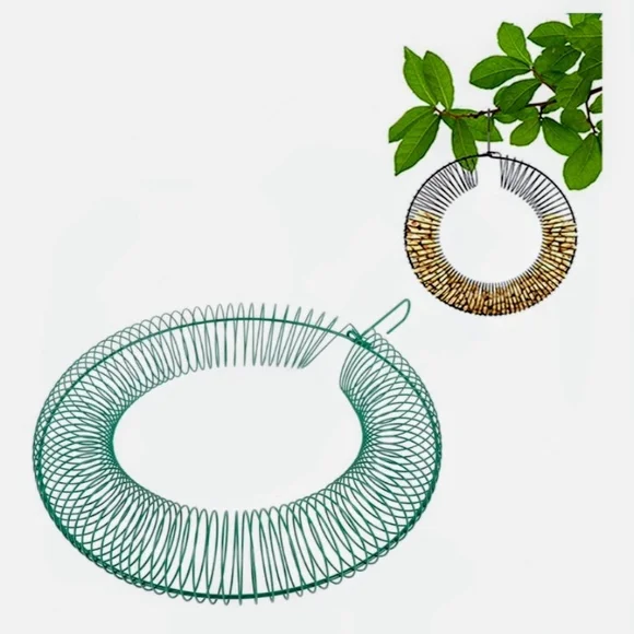 Green Metal Bird Feeder Ring