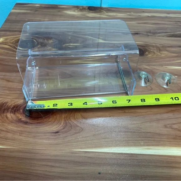 Clear window bird feeder