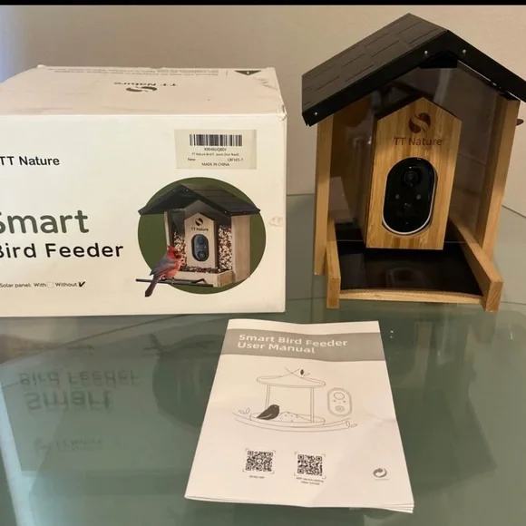 Smart Bird Feeder with Camera - Black and Brown
