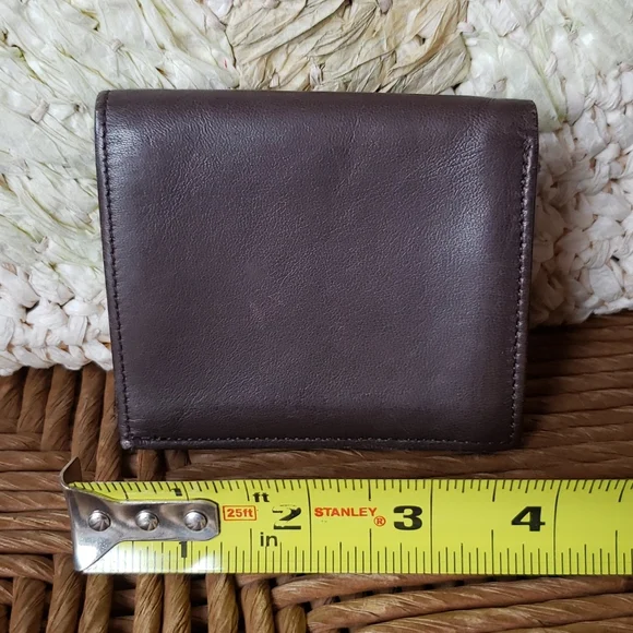 NWOT Rolfs leather wallet