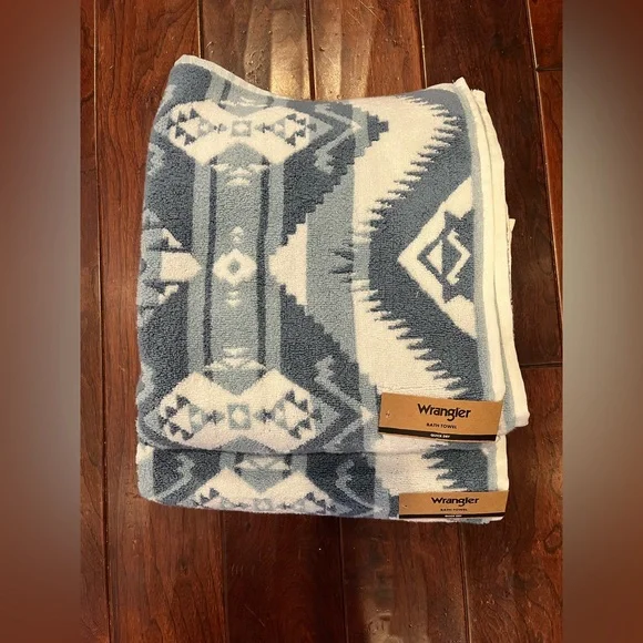 Set of 2 Wrangler Blue and White Geometric Quick Dry Bath Towels