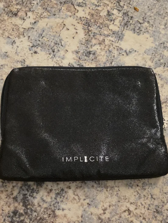 IMPLICITE Black Shiny Tablet Pouch