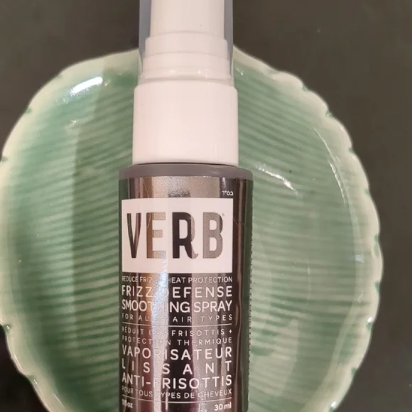 Frizz Defense Smoothing Spray