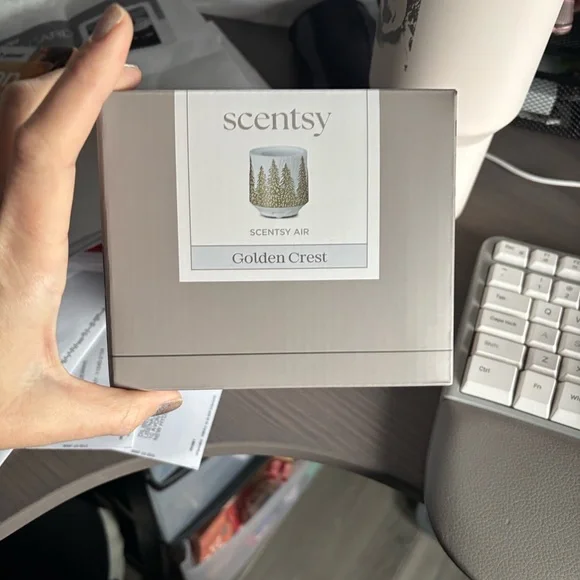 Scentsy Golden Crest air diffuser