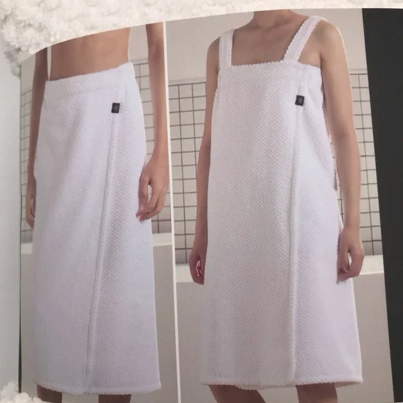 UGG White Poppy Textured Cotton Body Bath Wrap One Size Adjustable Width