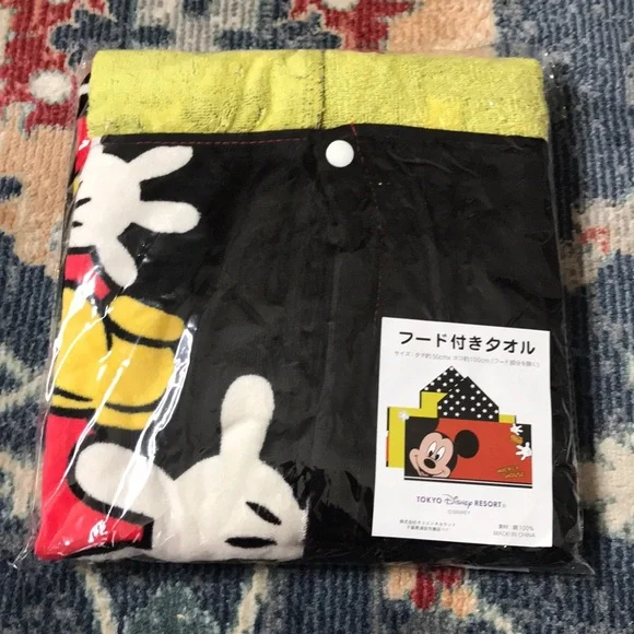 Tokyo Disney Resort Mickey Mouse Hooded Towel Wrap