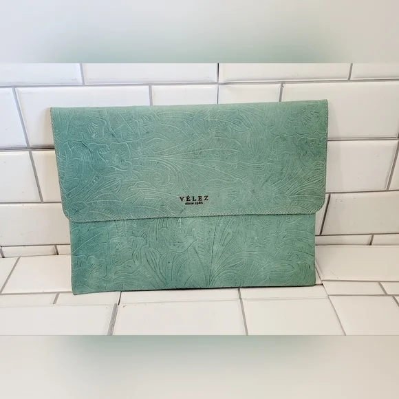 Velez Artisan Since 1986 Made In Colombia Embossed Tooled Leather Pouch Tablet S