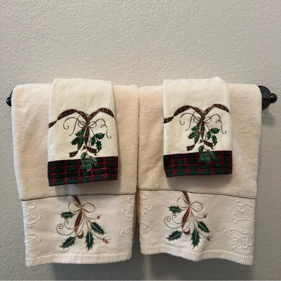 Lenox Holiday Bath & Fingertip Towel Set