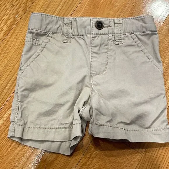 Good; Output: OSHKOSH B'GOSH Boy Shorts Size 9M in Good Condition