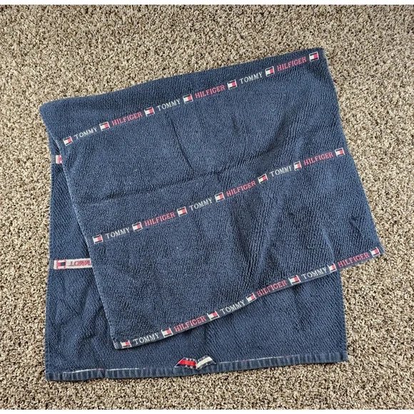 Vtg Y2K Tommy Hilfiger beach towel featuring a Navy Blue stripe design