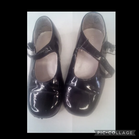 Stride rite baby shoes.