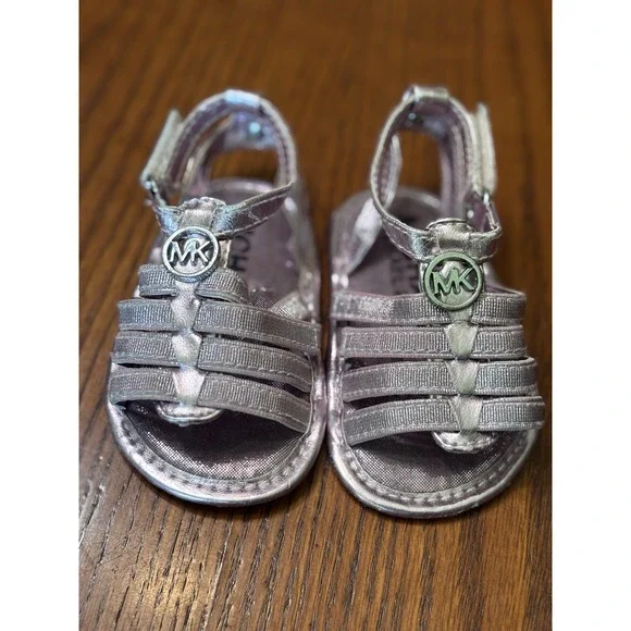 Michael Kors Baby Joy Hannah Pink Metallic Sandals Crib Shoes Size 2 Infant Logo
