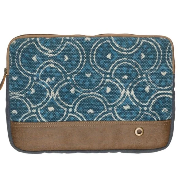NWT - Medium - Laptop Sleeve - Zipper Closure - Blue - 14.5