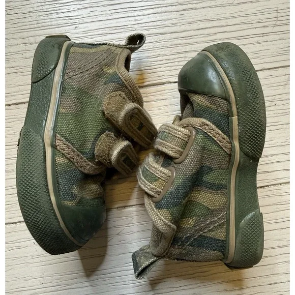 Baby Gap Infant Camo Sneaker Shoe Hook & Loop Close Sz 3 Brown Green Rubber Sole