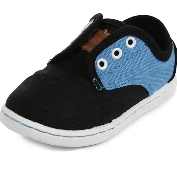 🌸clearance TOMS -‎ Tiny Paseos Shoes, Size: T2 US Toddler, Color: Black Blue