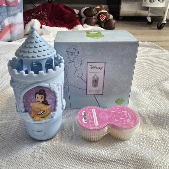 🟡 40% Off Wednesdays- Scentsy Disney Wall Fan Diffuser W/ Pods