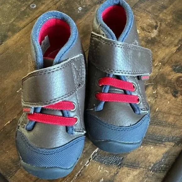 PEDIPED Boys Jay Chukka Boot Size 5 Brown, Blue‎ and Red