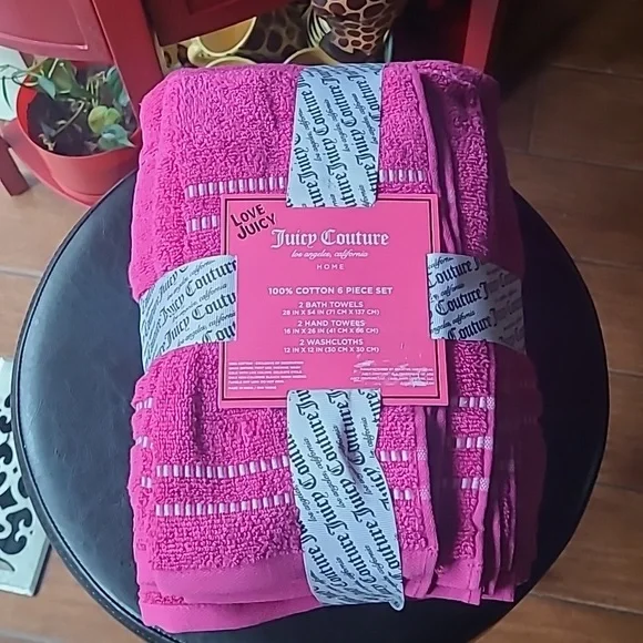 Juicy Couture Bath Towel Set