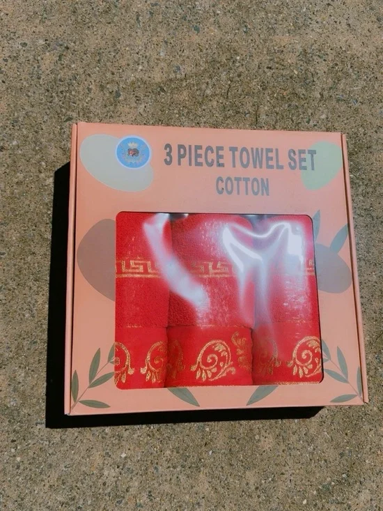 3-Piece Cotton Towel Set in Red with Gold Accent