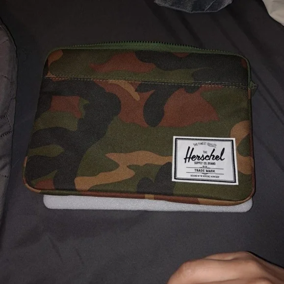 HERSCHEL IPAD Sleeve, BRAND NEW