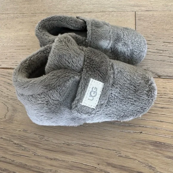 UGG Bixbee Bootie Grey Size