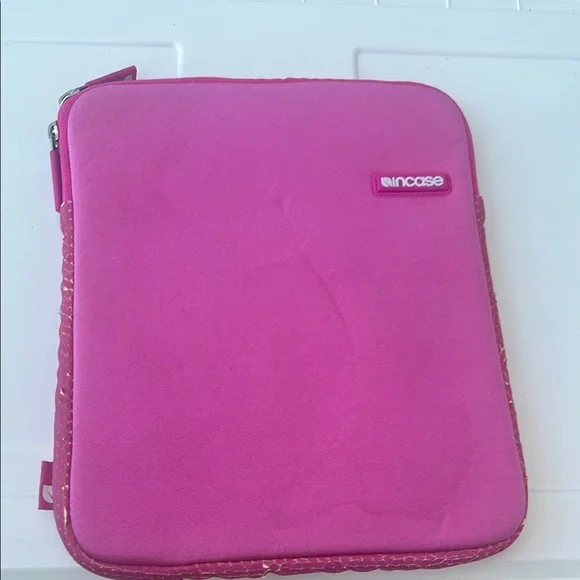 Incase Pink Neoprene Tablet Sleeve for 10-11 Inch Devices