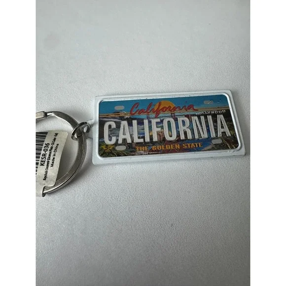 California License Plate Keychain Souvenir The Golden State Hollywood‎