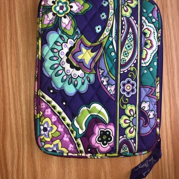 Tablet sleeve with zipper. Vera Bradley retired pattern: Heather.