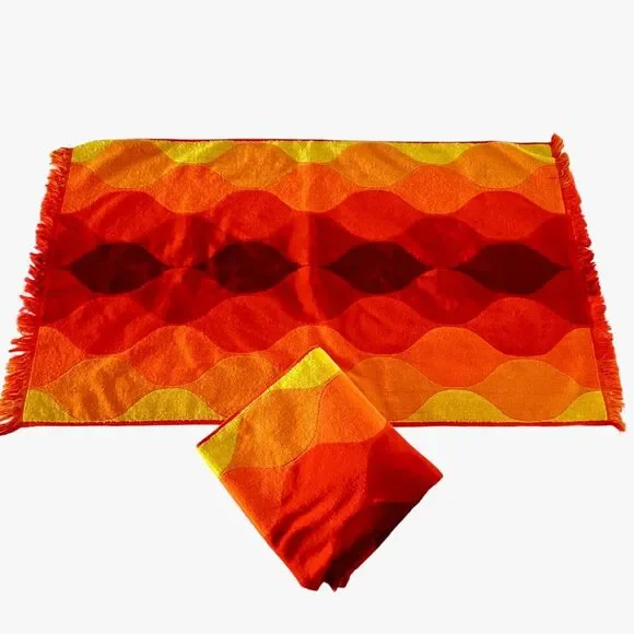 2 Vtg Cannon Seven Seas Royal Family Bath Towel Fringe Red Yellow Orange Groovy