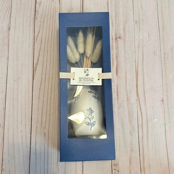 NATU magnolia Blossom handcrafted diffuser