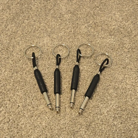 4pk Guitar Plug Keychain