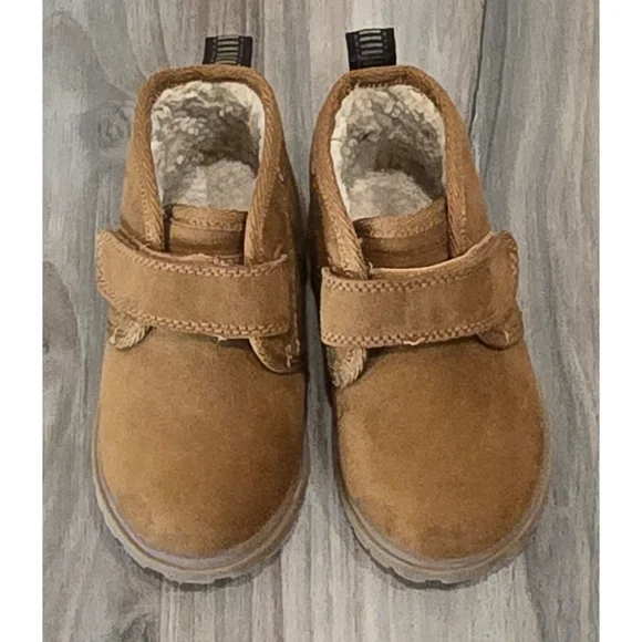 Cat & Jack Toddler Boots – Size 6 – Tan Lined Boots