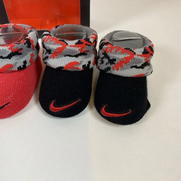 Nike Baby 2 Pk Black Red Ankle Cotton Swoosh Camouflage Booties Set Sz 0-6 MO