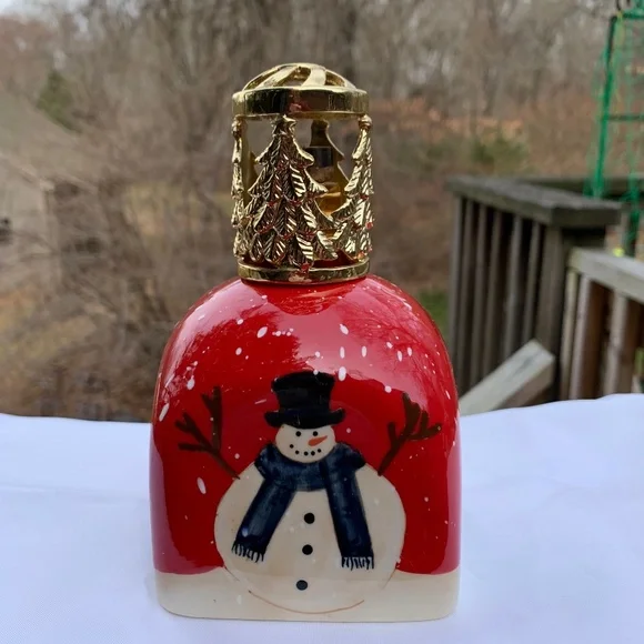 La-Tee-Da snowman fragrance diffuser