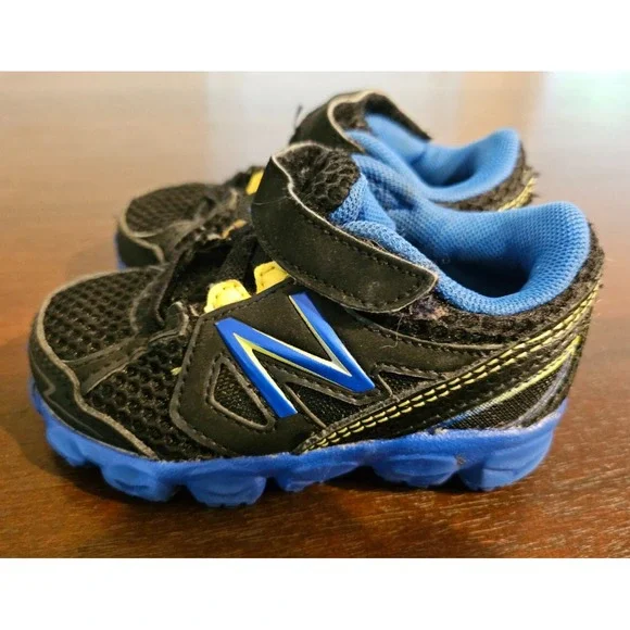 New Balance Non Tie Velco Sneakers Blue &‎ Black Infant Boys Size 4