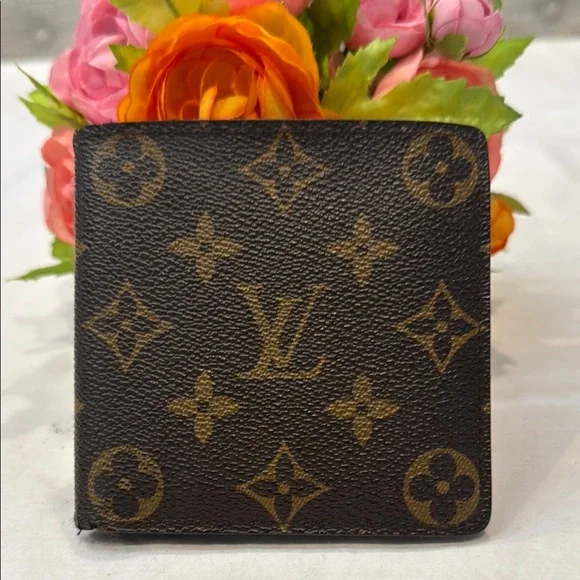 Authentic Louis Vuitton men’s wallet