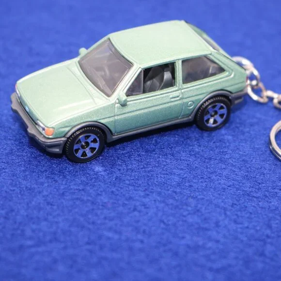 Matchbox 1983 Ford Fiesta MK2 custom keychain1:64 scale